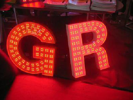 海盐LED发光字常见的安装误区。